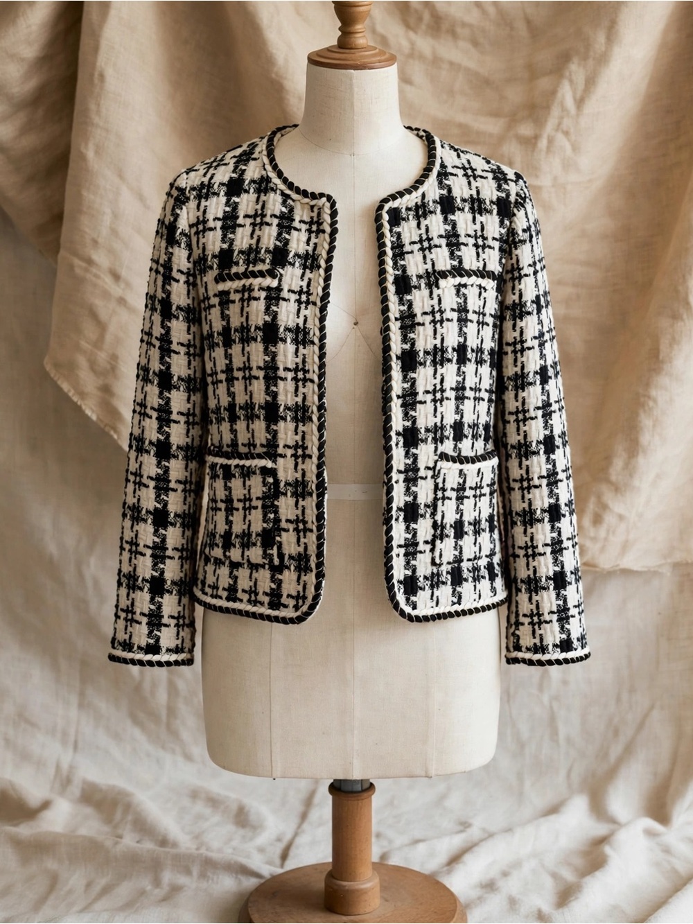 Quiet Luxury Old Money Tweed Blazer M Black White Boucle Cropped Lady Jacket